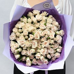 Нежный букет  из 25 кремовых кустовых роз 40 см (Кения)