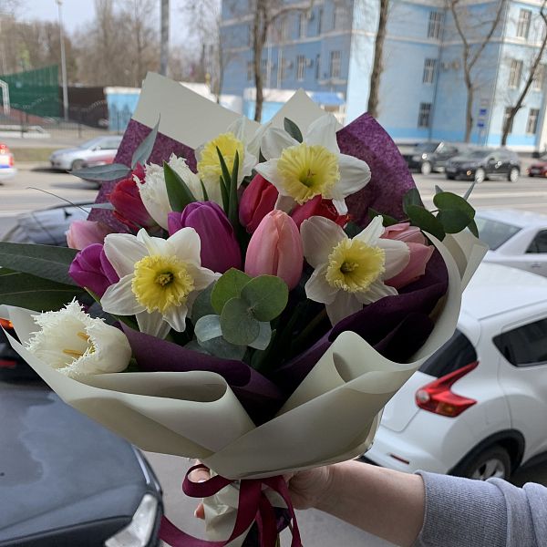 Букет из Тюльпанов и Нарциссов