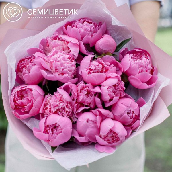 Букет из 15 ярко-розовых пионов Standart