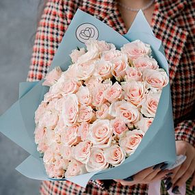 Букет из 51 нежно-розовой розы 30 см (Кения)