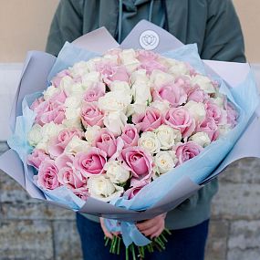 Шикарный букет  из 101 белой и розовой розы 35-40 см (Россия)