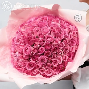 Букет из 101 розовой розы 35-40 см (Россия) в сиреневой пленке