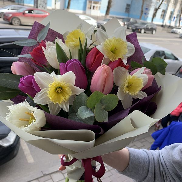 Букет из Тюльпанов и Нарциссов