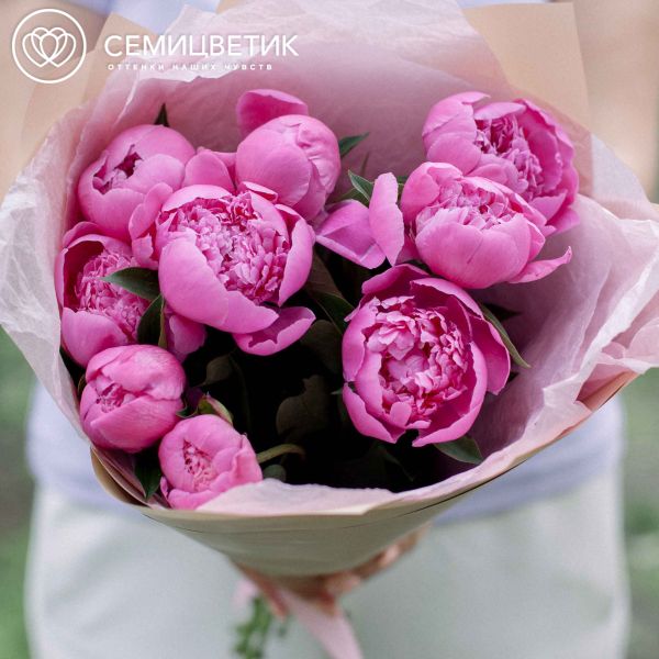 Букет из 9 ярко-розовых пионов Standart