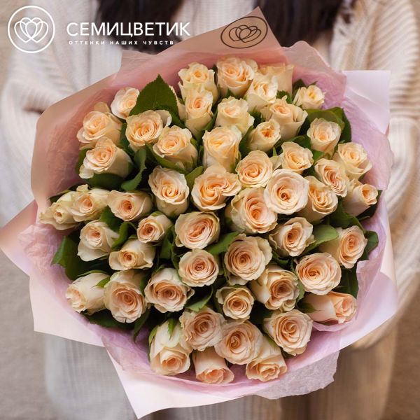 Букет из 51 кремовой розы 30 см (Кения)