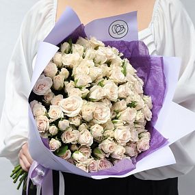 Букет из 25 кремовых кустовых роз 40 см (Кения)