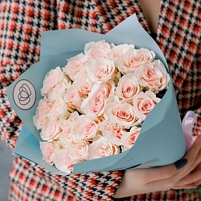 Букет из 25 нежно-розовых роз 35-40 см (Кения)