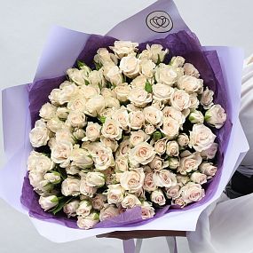 Букет из 25 кремовых кустовых роз 40 см (Кения)